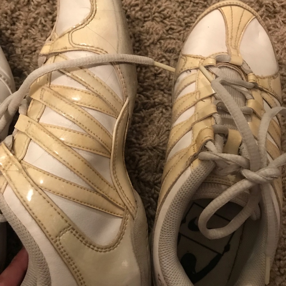 Nike cheer shoes size 6.5